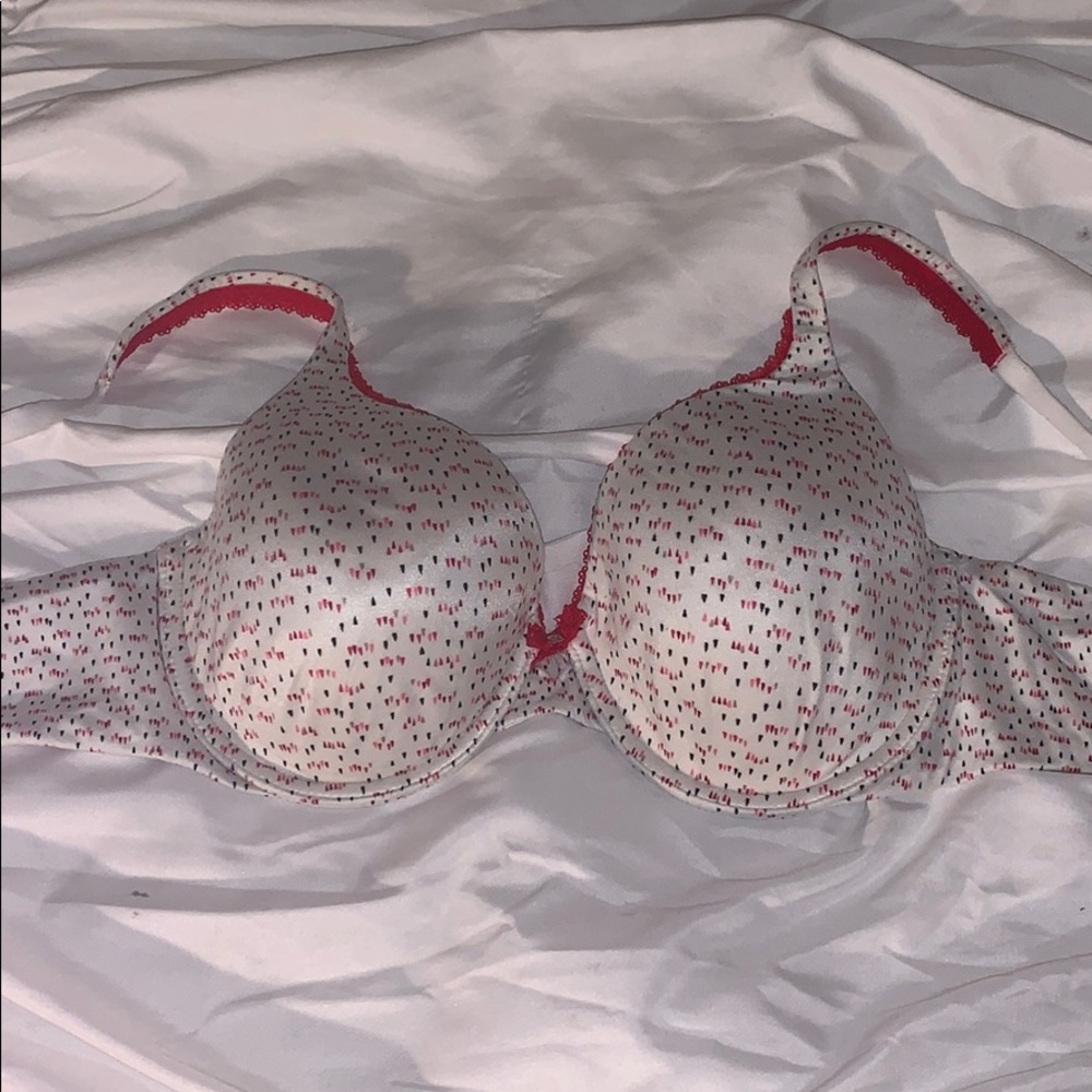 Victoria secret body bra 36C